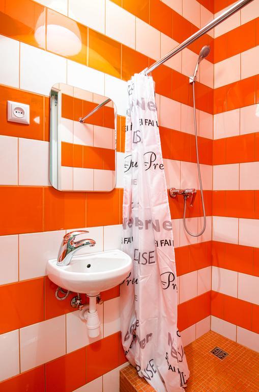 Economy Apartment On Rappoporta 7A-1 Lviv Ngoại thất bức ảnh